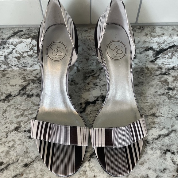 Black and White Striped Jessica Simpson Stiletto Heels. Women’s Size 8. - Picture 5 of 5